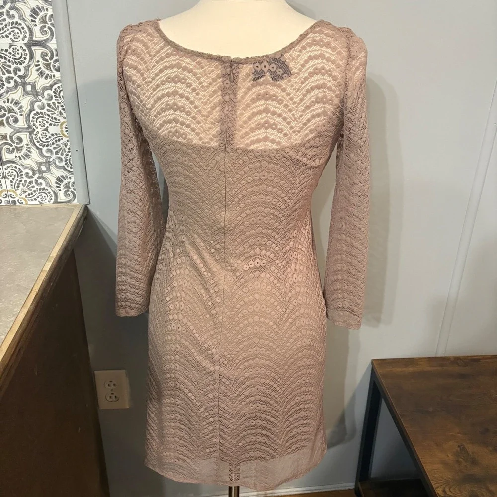 Muse Tan Taupe Lace 3/4 Sleeve Scoop Neck Lined Dress (Women's 4) - Picture 6 of 9